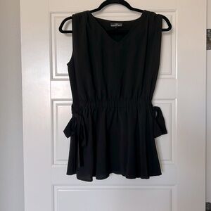 Nursing Queen nursing top!Great for getting dressed up but still being practical